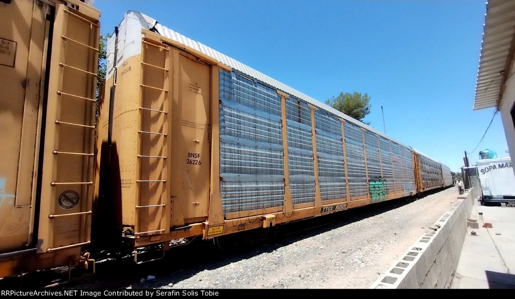 BNSF 26226 TTGX 952528